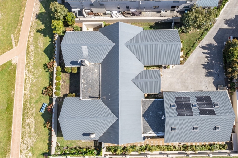 4 Bedroom Property for Sale in Graanendal Western Cape